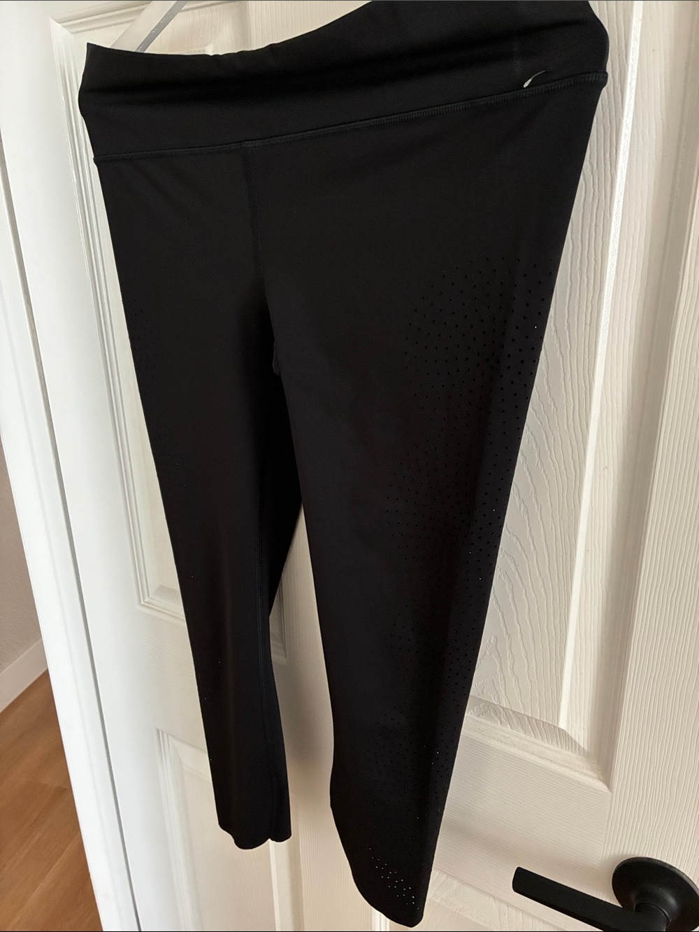 Athleta Black Perforated Performance Capris